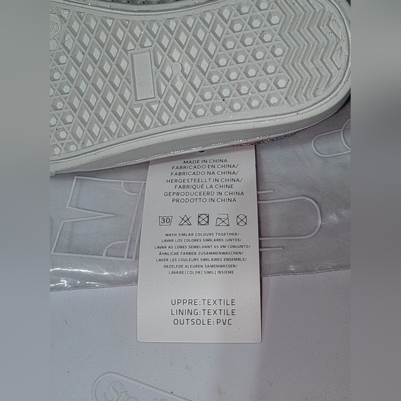 Josiny girls shoes sz 6 - Picture 3 of 3